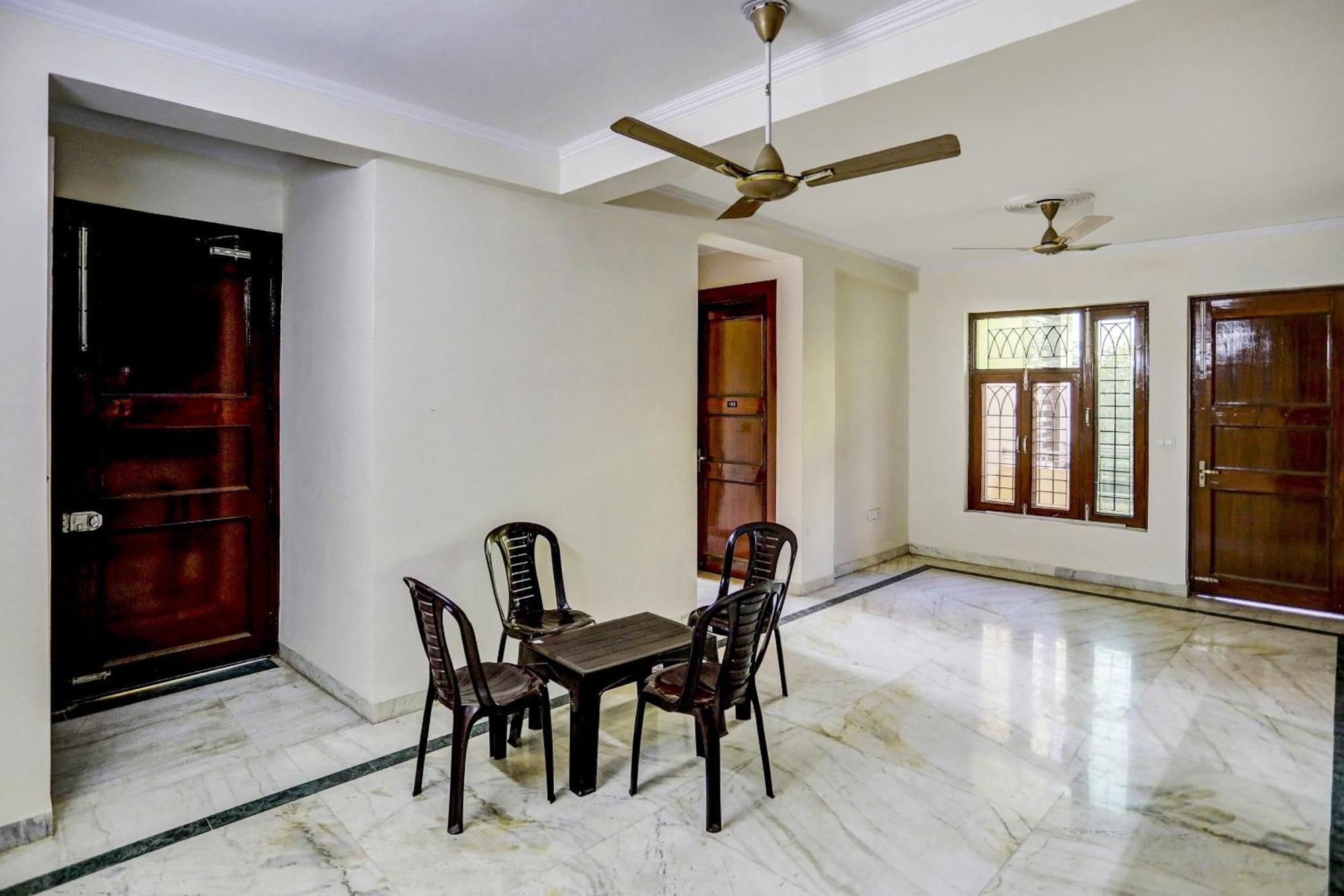 فندق Super Capital O Uk House Residency غورغاون المظهر الخارجي الصورة