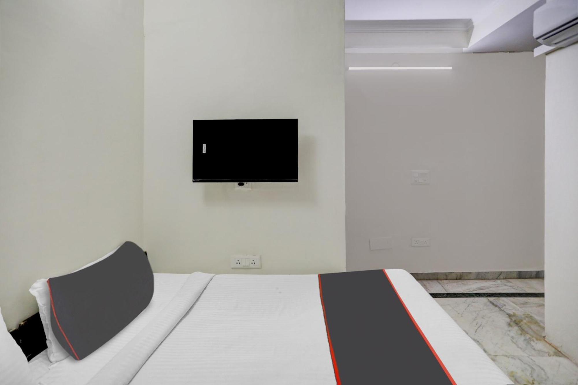 فندق Super Capital O Uk House Residency غورغاون المظهر الخارجي الصورة
